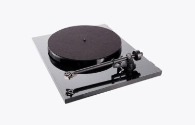 REGA P1 Matt nero opp bianco disponibile