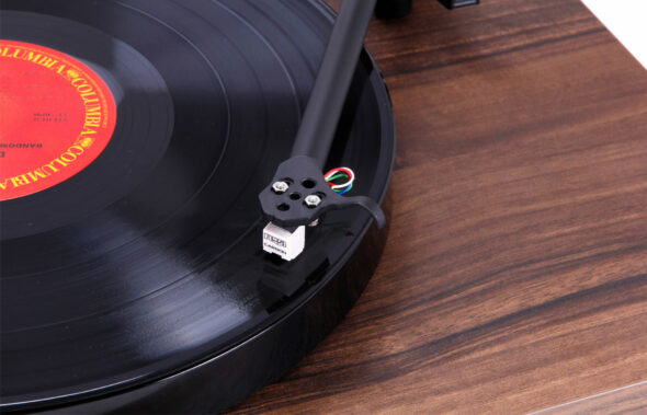 rega_planar1_walnut_04